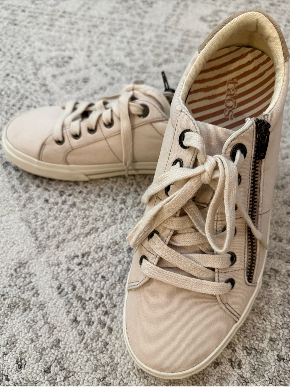 Taos Z-Soul Side Zip Lace Up Light Tan Canvas Sneakers Sz 9